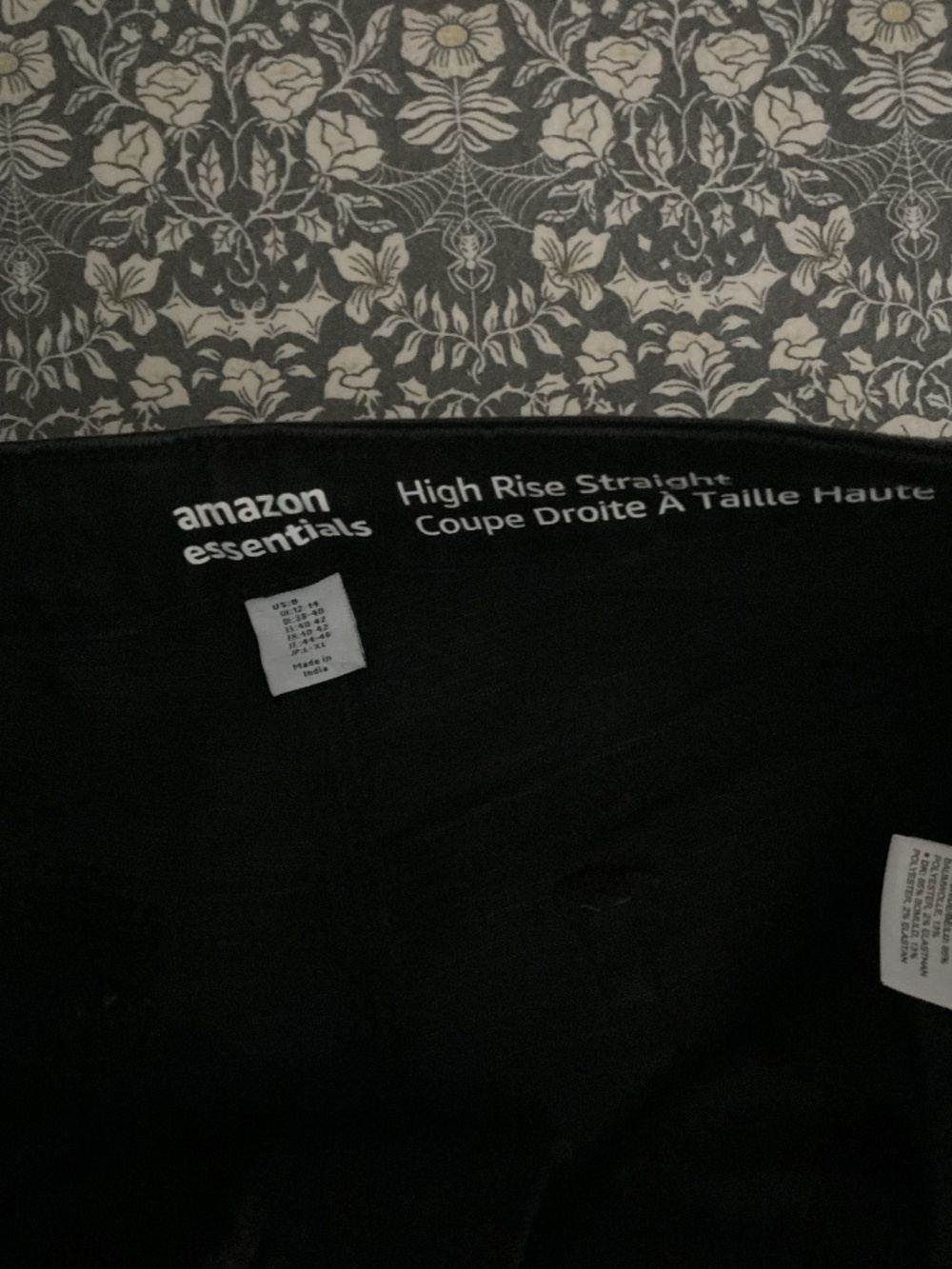 NWT Amazon Essentials High-Rise Straight Jeans, size 8, black